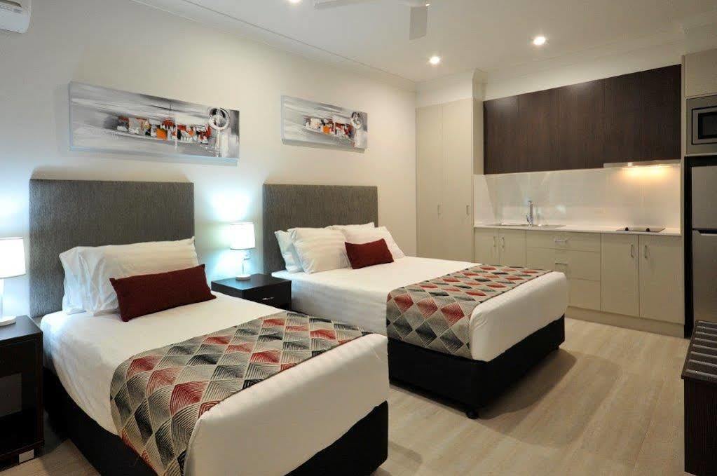 Northpoint Motel Apartments Тувумба Екстер'єр фото