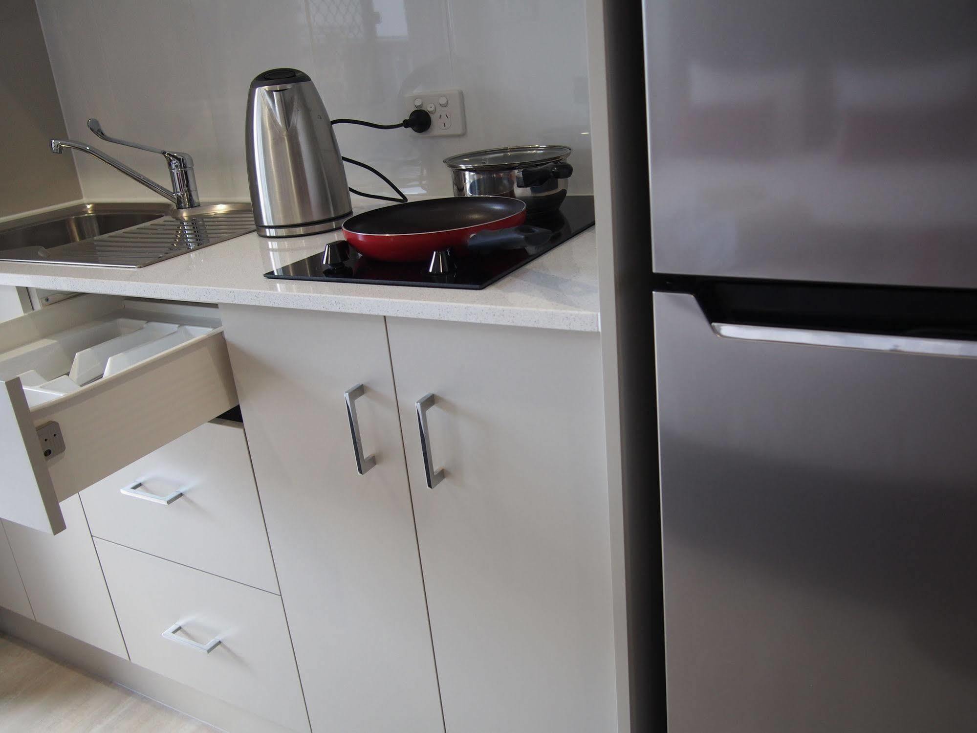 Northpoint Motel Apartments Тувумба Екстер'єр фото