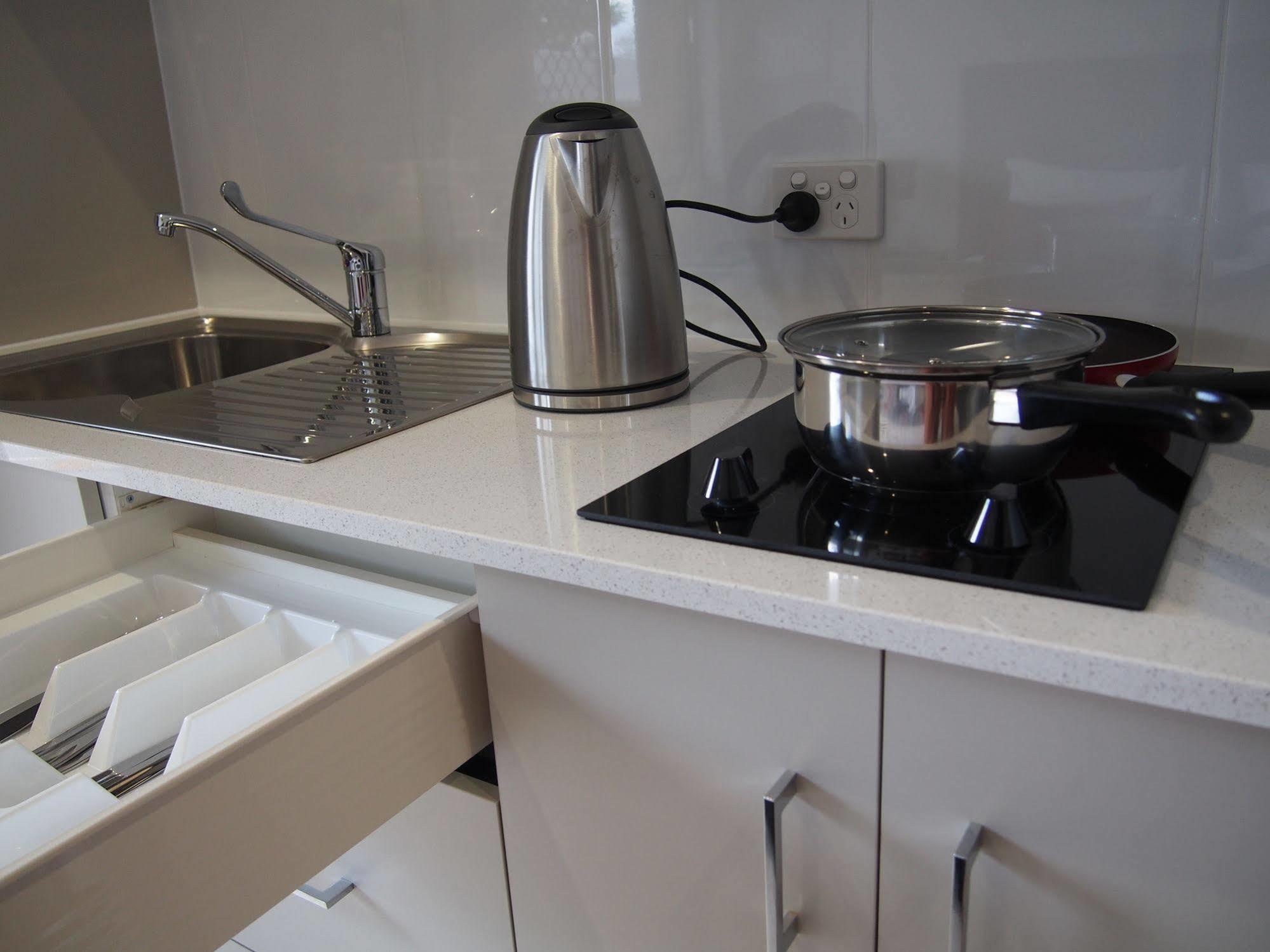 Northpoint Motel Apartments Тувумба Екстер'єр фото