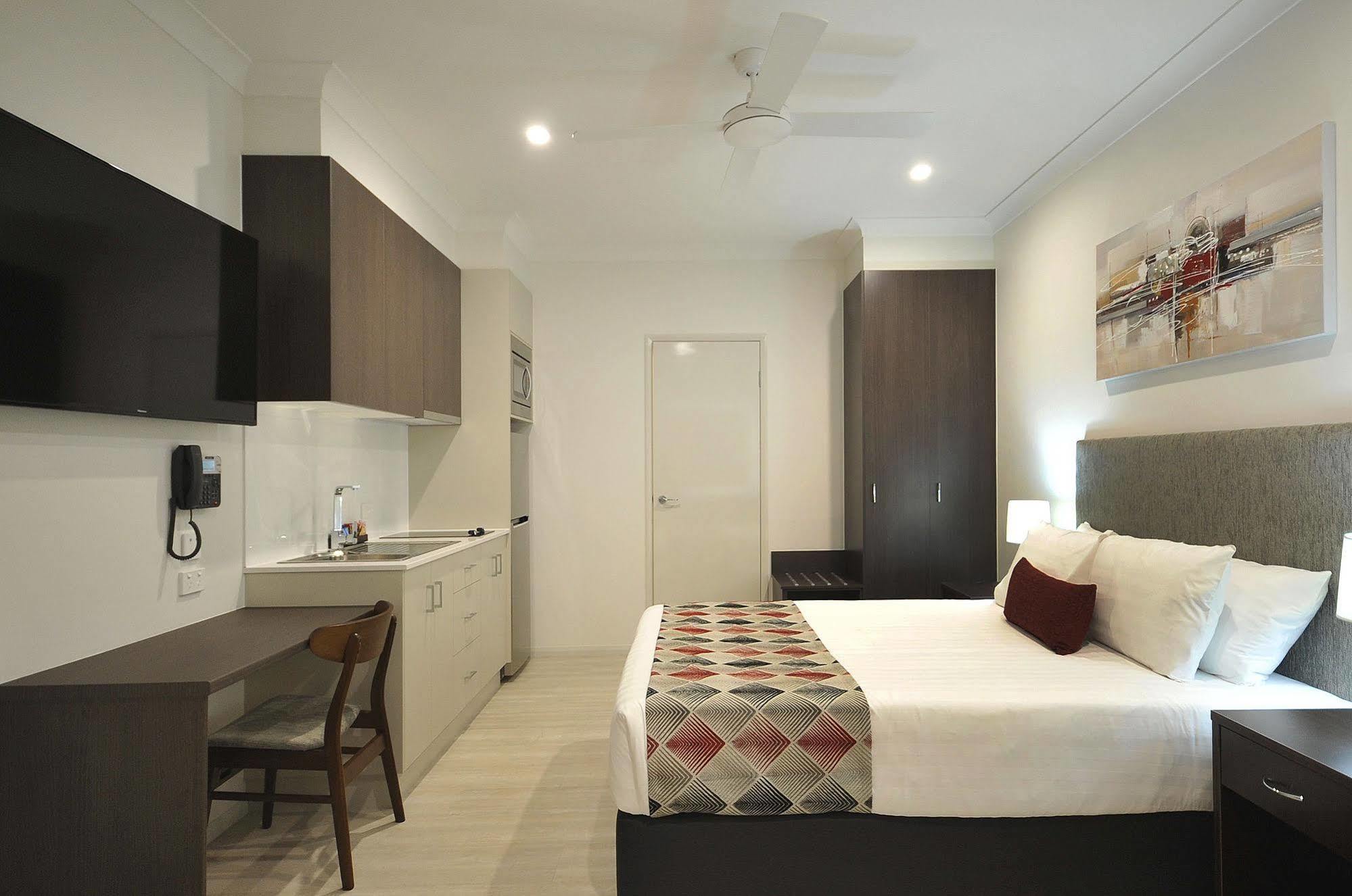 Northpoint Motel Apartments Тувумба Екстер'єр фото