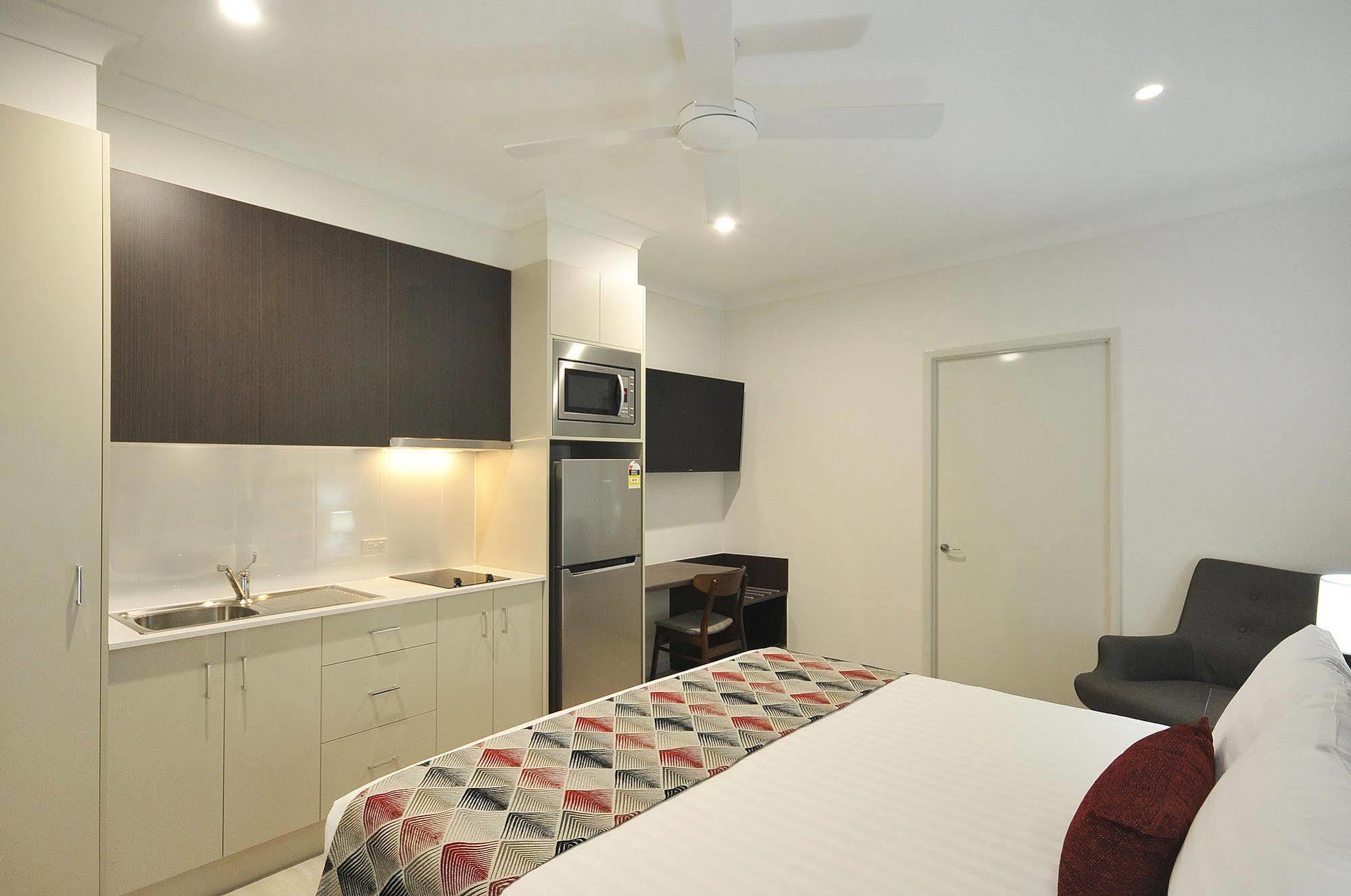 Northpoint Motel Apartments Тувумба Екстер'єр фото