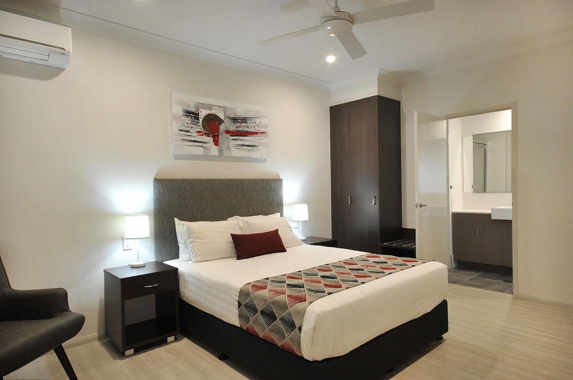 Northpoint Motel Apartments Тувумба Екстер'єр фото