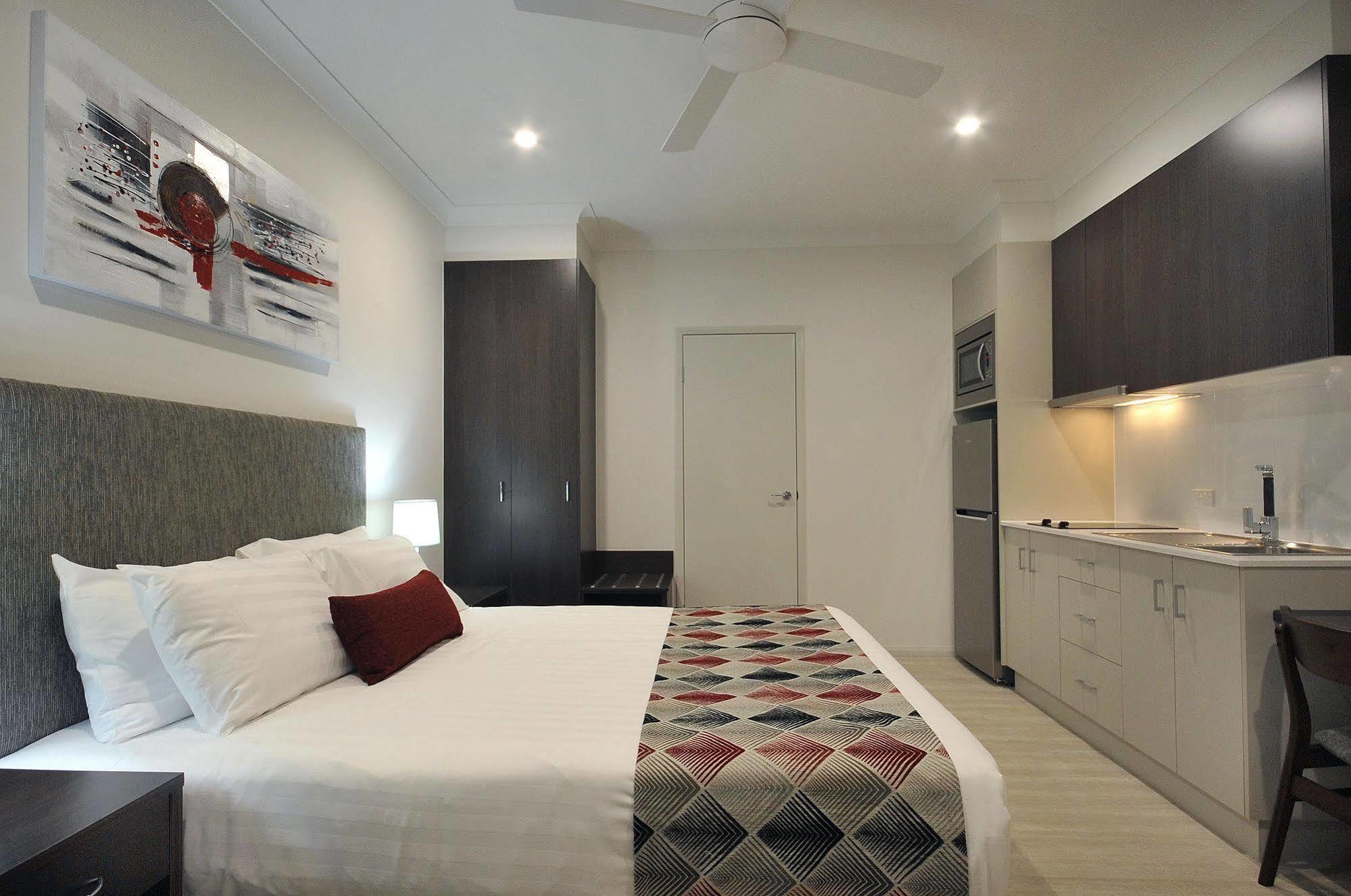 Northpoint Motel Apartments Тувумба Екстер'єр фото