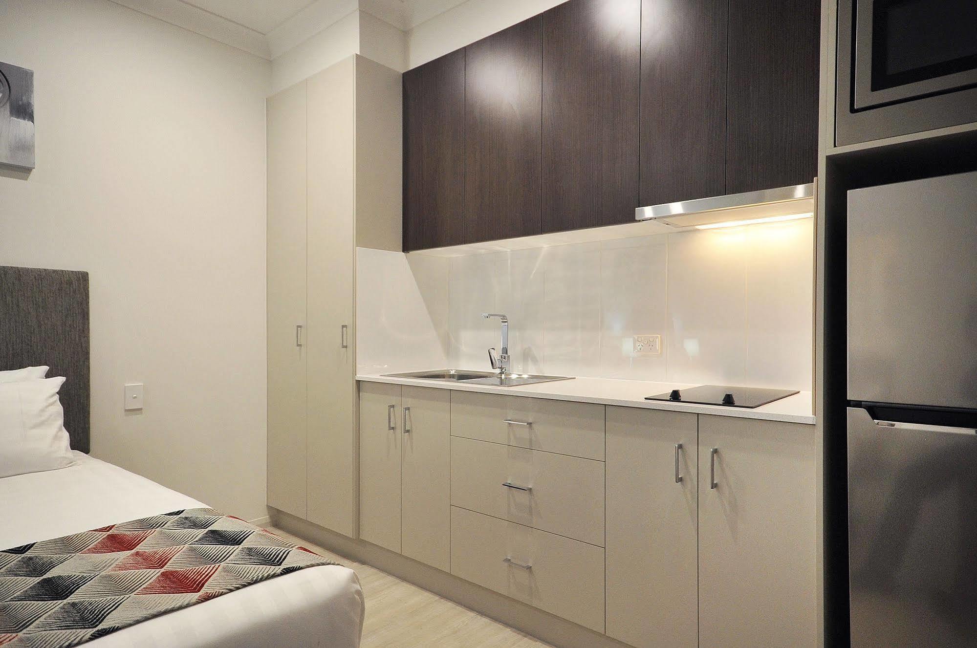 Northpoint Motel Apartments Тувумба Екстер'єр фото